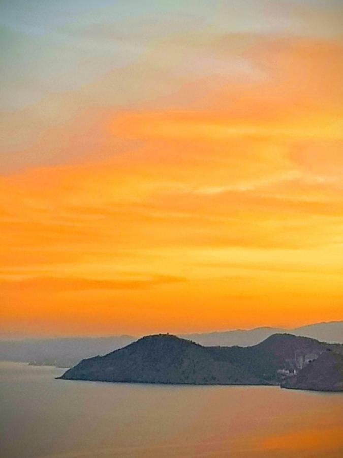 Апартаменты С Видом На Море И Горы Benidorm Bagian luar foto